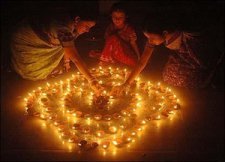 Diwali lights and decoration - by Ashish Kanitkar/wikicommons