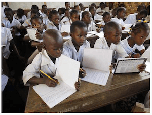 School kids in Africa - dpa