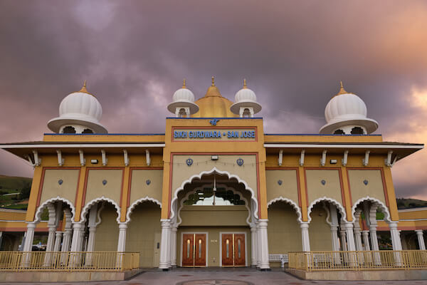 Sikh Gurdwaras in San José/ California is the largest Sikh temple outside of India!