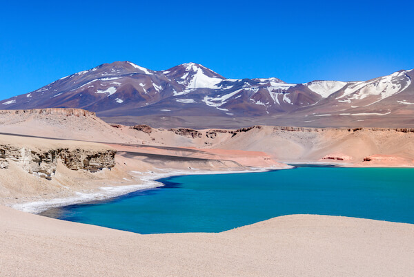 Chile's Laguna Verde, zielona laguna's Laguna Verde, green lagoon