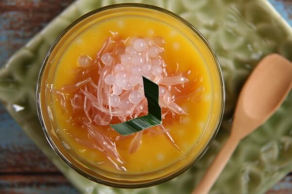 Food in China: Mango Pomelo Sago - a popular desert