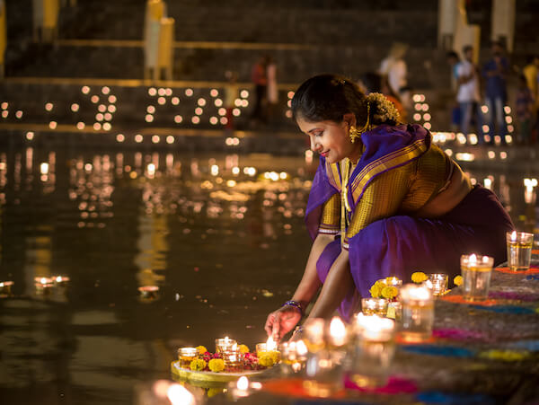 Woman decorating for Diwali in Mumbai 2018 - image by Snehan Jeevan Pailkar