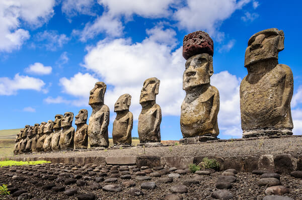 As estátuas da Ilha de Páscoa são chamadas Moais