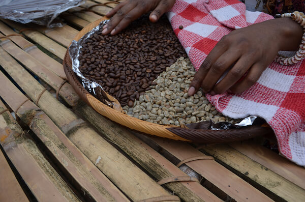 Raw and roasted coffee beans