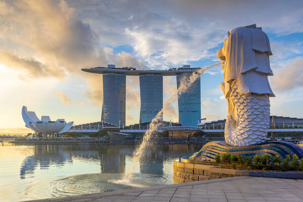 Singapore Merlion by Sean Hsu/shutterstock.com