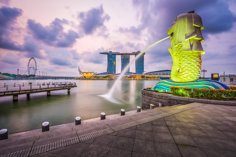 Singapore Merlion - image by Sean Pavone/shutterstock.com