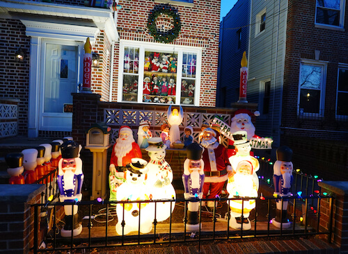 Christmas Around The World Christmas Traditions Merry Christmas