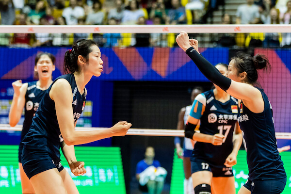 Volleyball players - image by 
Yu Chun Christopher Wong/ shutterstock.com