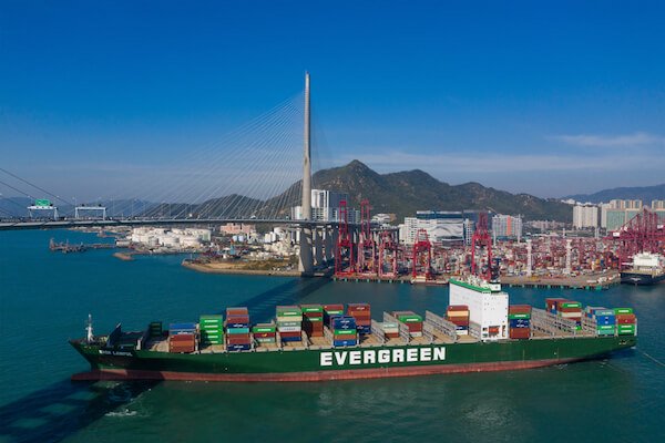 Hong Kong Containership - image by Leungchopan/shutterstock.com