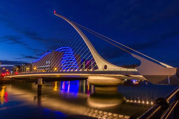 Dublin Samuel Beckett Bridge at night