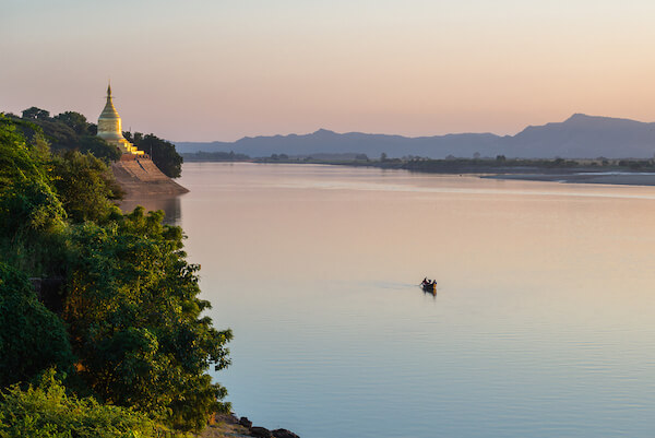 myanmar irrawaddy river