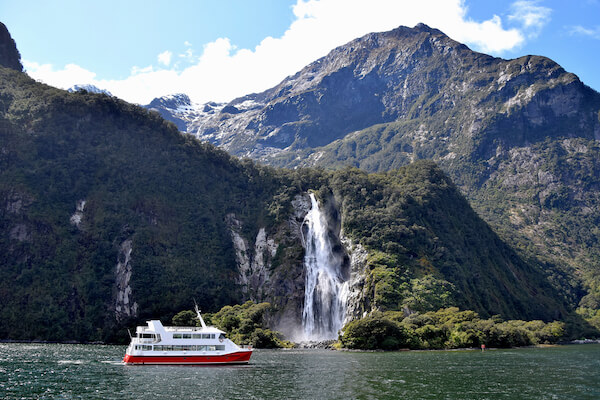 milford sound bowen falls