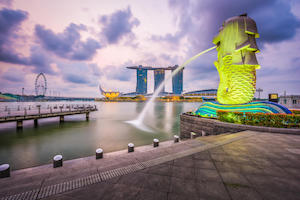 Singpore Marina Bay with illuminated Merlion statue - image by Sean Pavone/shutterstock.com