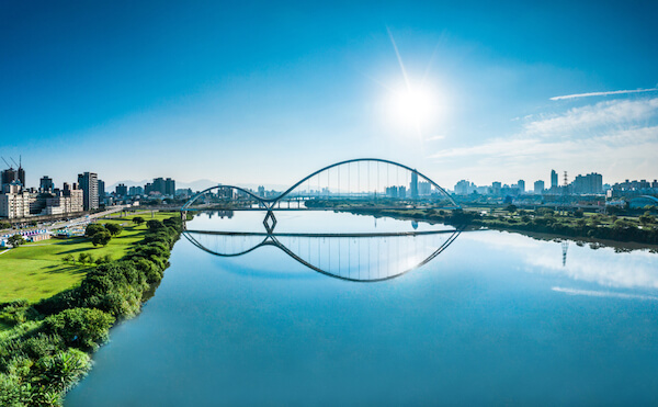 Taiwan's Crescent Bridge