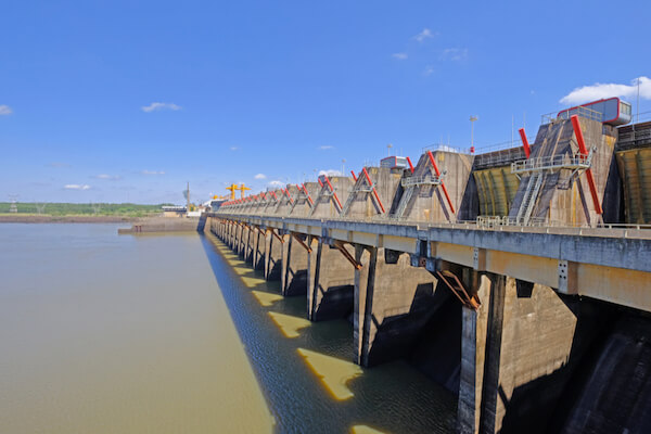 Uruguay Hydroelectric power plant at Salto - image by Reisegraf.ch/shutterstock.com